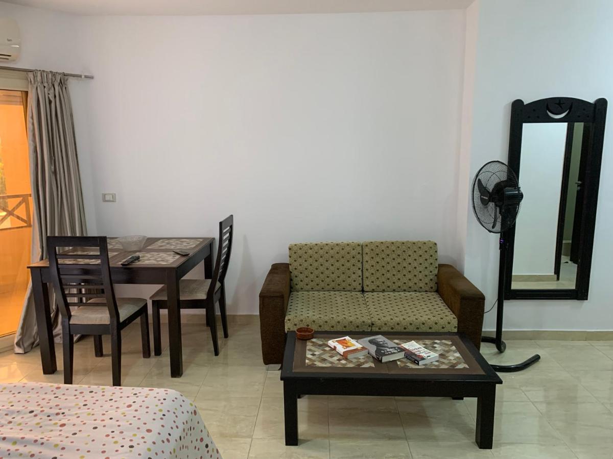 Sofia's Studio. Amazing Location -avrio Compound Apartment *